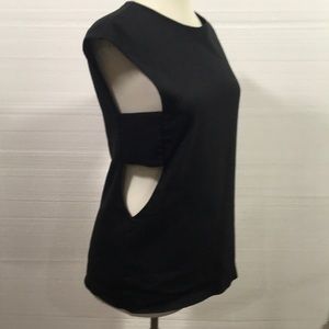 Cushnie et Ochs black linen blend cut-out top